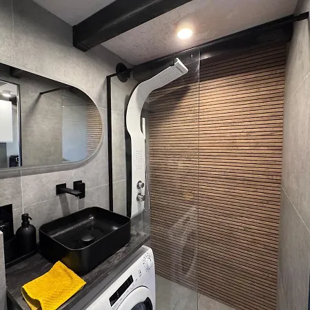Brick House Towarowa Apartman *